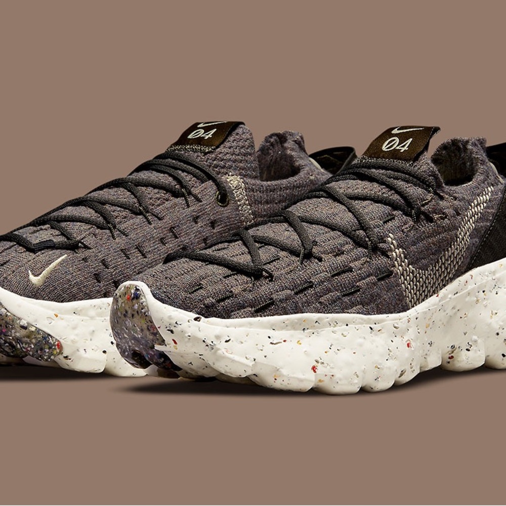Nike Women's Space Hippie 04 Cargo Khaki